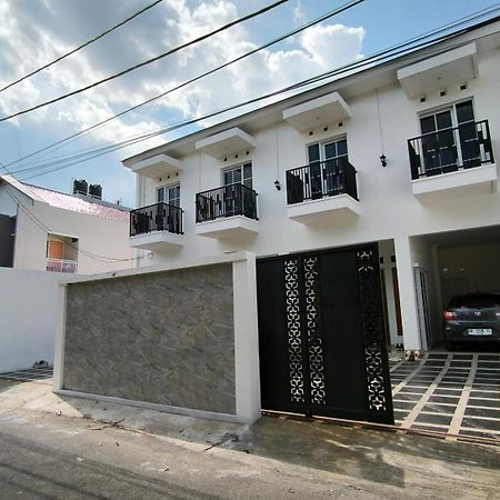 House Of Bedjo Powered By Cocotel Yogyakarta Exterior foto